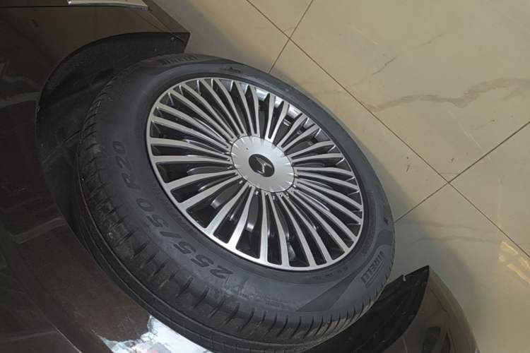 Used VOYAH Dream 2025 PHEV Four-Wheel-Drive Flagship Kunpeng Edition Left Front Wheel Hub