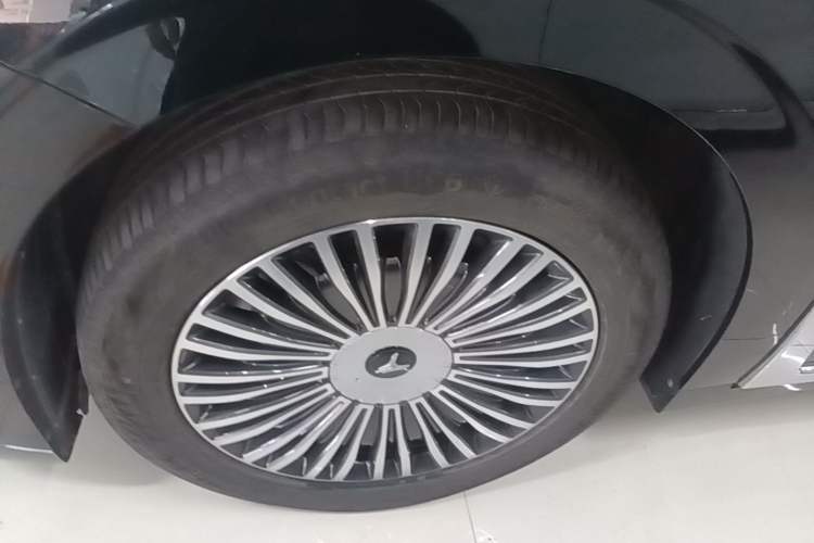 Used VOYAH Dream 2025 PHEV Four-Wheel Drive Prestige Kunpeng Edition Left Front Wheel Hub