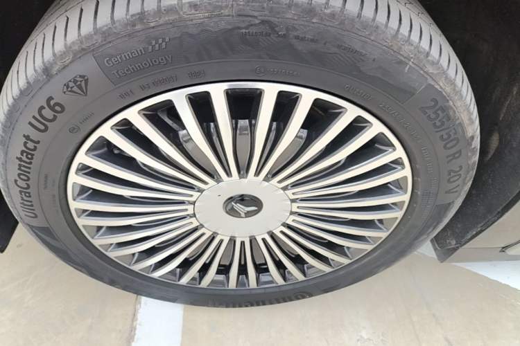 Used VOYAH Dream 2025 PHEV Four-Wheel Drive Prestige Kunpeng Edition Left Front Wheel Hub