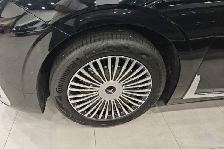 Used VOYAH Dream 2025 PHEV Four-Wheel Drive Prestige Kunpeng Edition Left Front Wheel Hub
