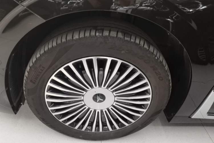 Used VOYAH Dream 2025 PHEV Four-Wheel-Drive Flagship Kunpeng Edition Left Front Wheel Hub