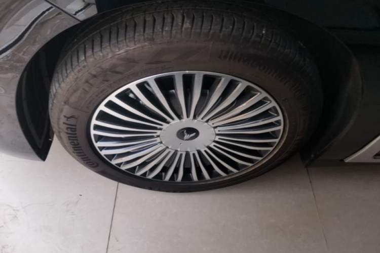 Used VOYAH Dream 2025 PHEV Four-Wheel Drive Prestige Kunpeng Edition Left Front Wheel Hub