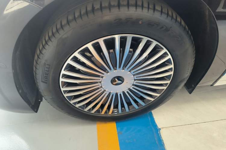 Used VOYAH Dream 2025 PHEV Four-Wheel-Drive Flagship Kunpeng Edition Left Front Wheel Hub