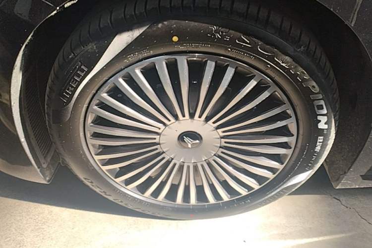 Used VOYAH Dream 2025 PHEV Four-Wheel-Drive Flagship Kunpeng Edition Left Front Wheel Hub