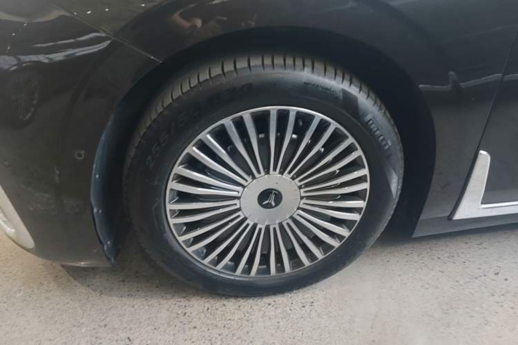 Used VOYAH Dream 2025 PHEV Four-Wheel-Drive Flagship Kunpeng Edition Left Front Wheel Hub