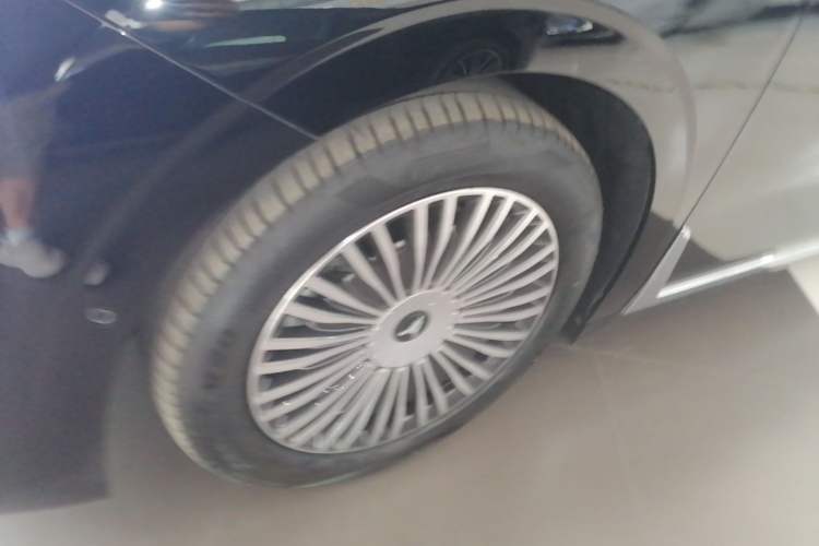 Used VOYAH Dream 2025 PHEV Four-Wheel-Drive Flagship Kunpeng Edition Left Front Wheel Hub