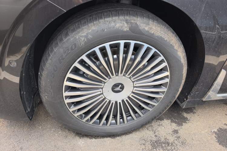 Used VOYAH Dream 2025 PHEV Four-Wheel-Drive Flagship Kunpeng Edition Left Front Wheel Hub