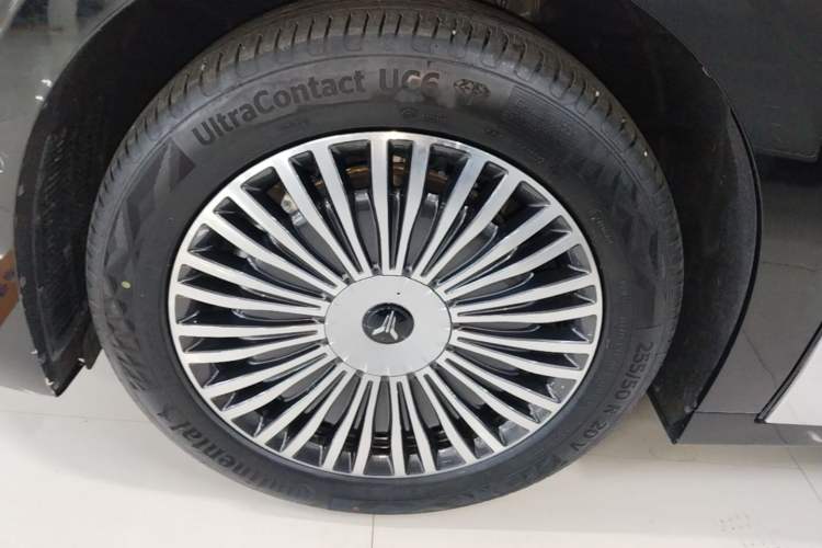 Used VOYAH Dream 2025 PHEV Four-Wheel Drive Excellence Kunpeng Edition Left Front Wheel Hub