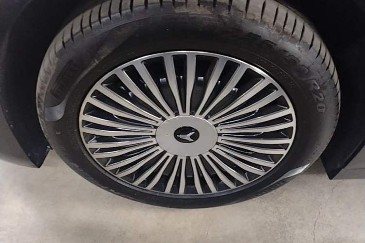 Used VOYAH Dream 2025 PHEV Four-Wheel Drive Prestige Qiankun Edition Left Front Wheel Hub