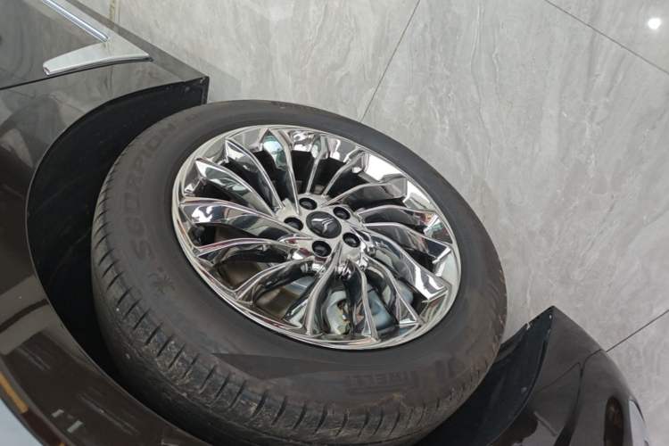 Used VOYAH Dream 2025 EV Four-Wheel-Drive Flagship Qiankun Version Left Front Wheel Hub