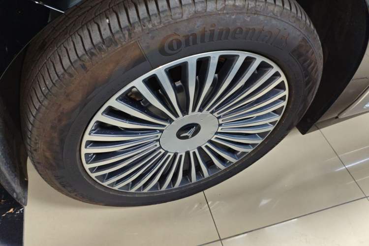 Used VOYAH Dream 2025 PHEV Four-Wheel Drive Excellence Kunpeng Edition Left Front Wheel Hub