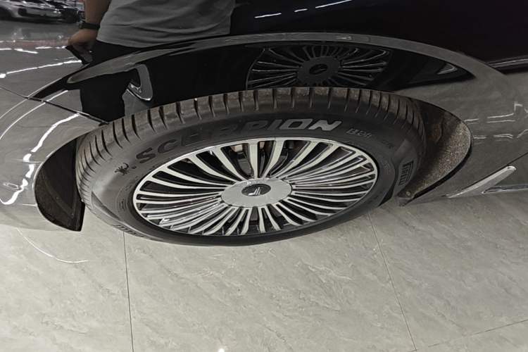 Used VOYAH Dream 2025 PHEV Four-Wheel-Drive Flagship Kunpeng Edition Left Front Wheel Hub