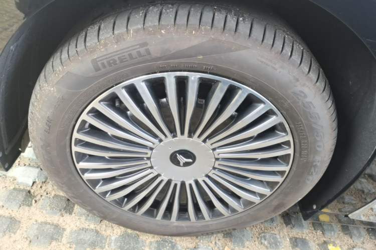 Used VOYAH Dream 2025 PHEV Four-Wheel Drive Prestige Qiankun Edition Left Front Wheel Hub