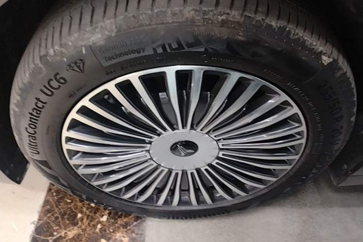 Used VOYAH Dream 2025 PHEV Four-Wheel Drive Prestige Kunpeng Edition Left Front Wheel Hub