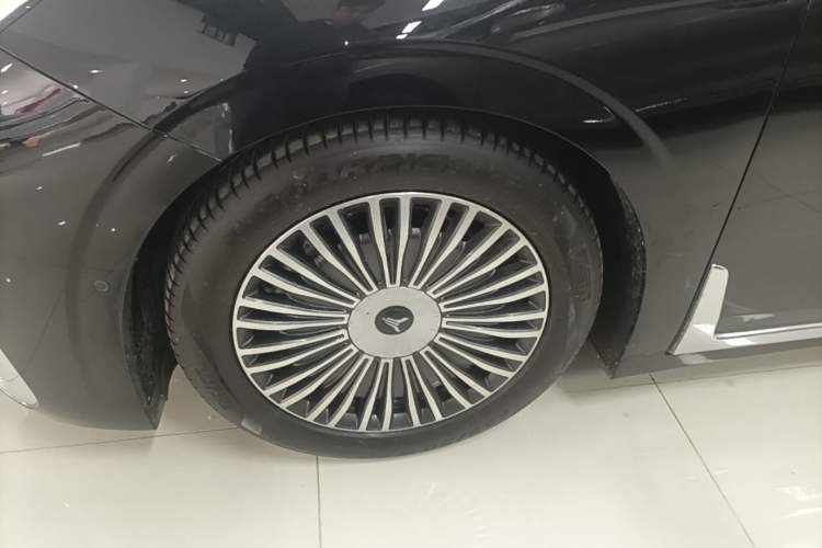 Used VOYAH Dream 2025 PHEV Four-Wheel-Drive Flagship Kunpeng Edition Left Front Wheel Hub