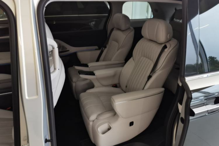 Used VOYAH Dream 2025 PHEV Four-Wheel-Drive Flagship Version – Qiankun Edition Left Rear Seat