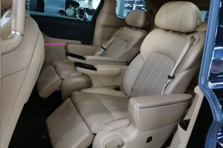 Used VOYAH Dream 2025 PHEV Four-Wheel Drive Prestige Kunpeng Edition Left Rear Seat