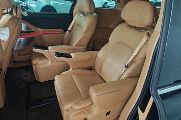 Used VOYAH Dream 2025 PHEV Four-Wheel Drive Prestige Kunpeng Edition Left Rear Seat