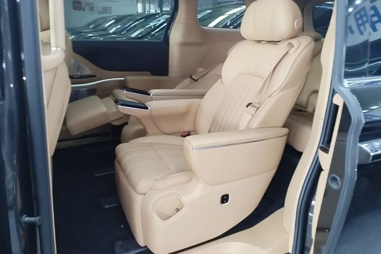 Used VOYAH Dream 2025 PHEV Four-Wheel-Drive Flagship Kunpeng Edition Left Rear Seat