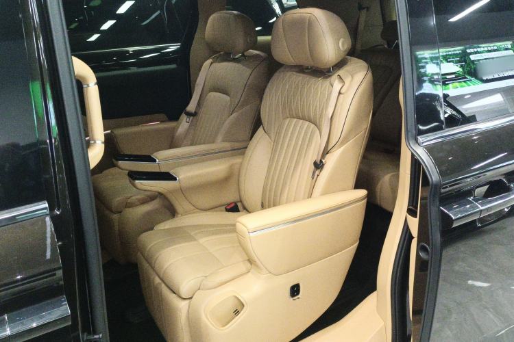 Used VOYAH Dream 2025 PHEV Four-Wheel-Drive Flagship Kunpeng Edition Left Rear Seat