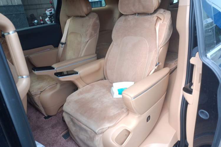 Used VOYAH Dream 2025 PHEV Four-Wheel Drive Prestige Kunpeng Edition Left Rear Seat