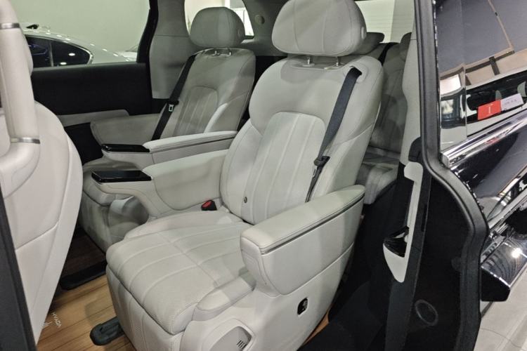 Used VOYAH Dream 2025 PHEV Four-Wheel Drive Prestige Kunpeng Edition Left Rear Seat
