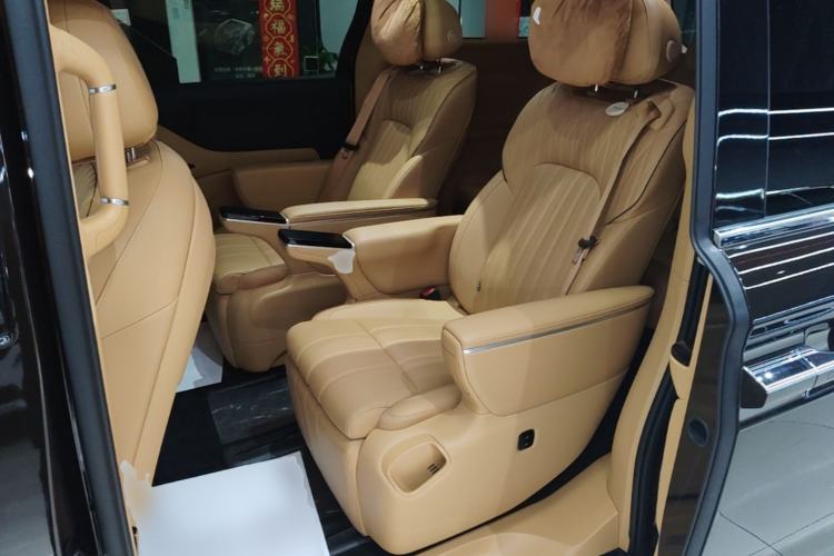 Used VOYAH Dream 2025 PHEV Four-Wheel-Drive Flagship Kunpeng Edition Left Rear Seat