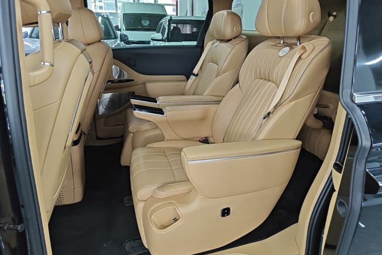 Used VOYAH Dream 2025 PHEV Four-Wheel-Drive Flagship Kunpeng Edition Left Rear Seat