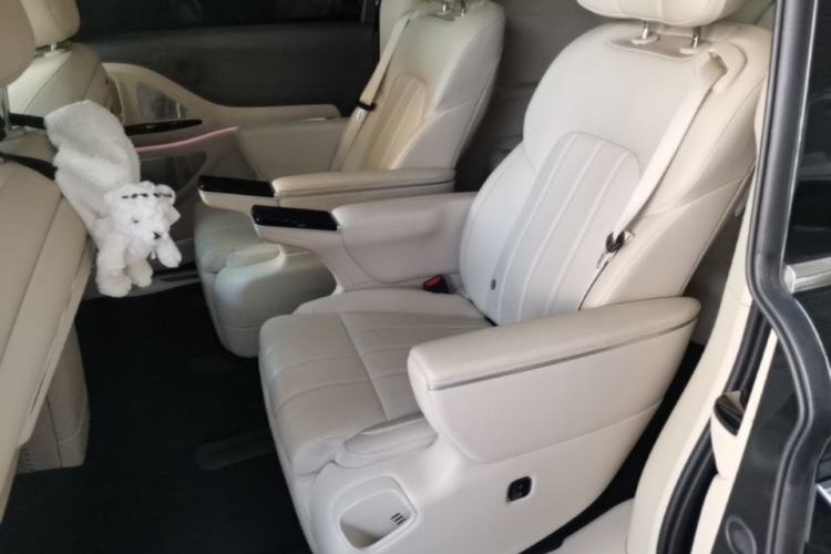 Used VOYAH Dream 2025 PHEV Four-Wheel Drive Prestige Kunpeng Edition Left Rear Seat