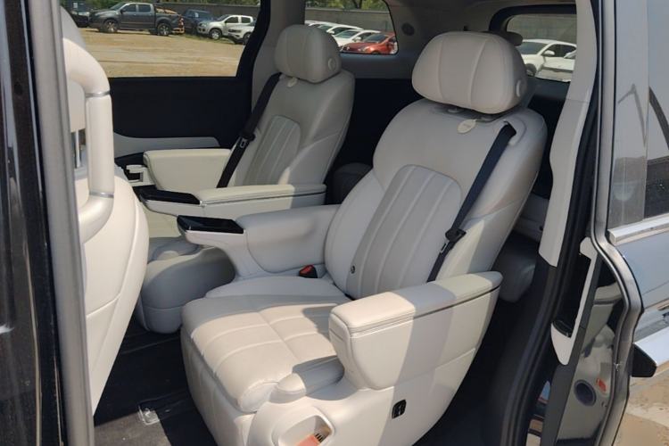 Used VOYAH Dream 2025 PHEV Four-Wheel Drive Prestige Kunpeng Edition Left Rear Seat
