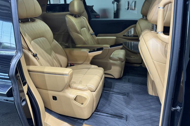 Used VOYAH Dream 2025 PHEV Four-Wheel-Drive Flagship Kunpeng Edition Left Rear Seat