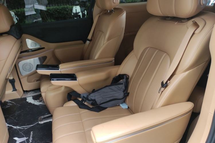 Used VOYAH Dream 2025 PHEV Four-Wheel Drive Excellence Qiankun Edition Left Rear Seat