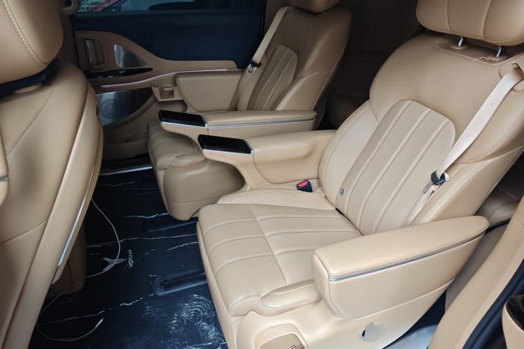 Used VOYAH Dream 2025 PHEV Four-Wheel Drive Prestige Qiankun Edition Left Rear Seat
