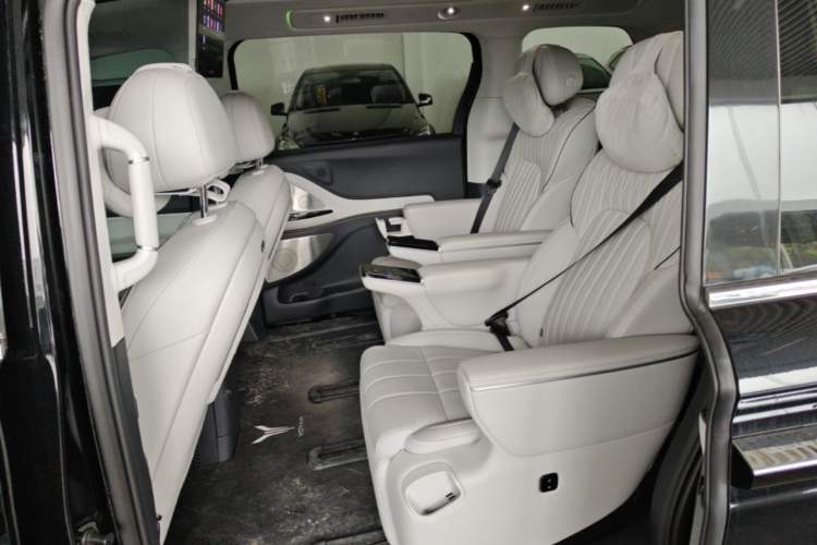 Used VOYAH Dream 2025 PHEV Four-Wheel-Drive Flagship Version – Qiankun Edition Left Rear Seat