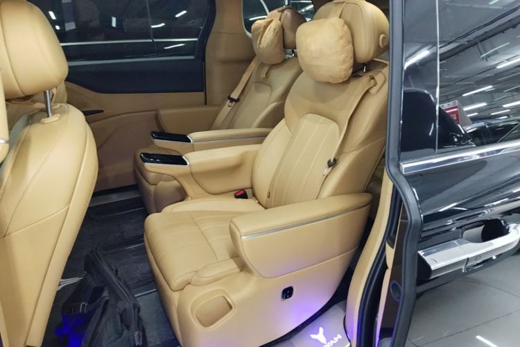 Used VOYAH Dream 2025 PHEV Four-Wheel Drive Excellence Kunpeng Edition Left Rear Seat