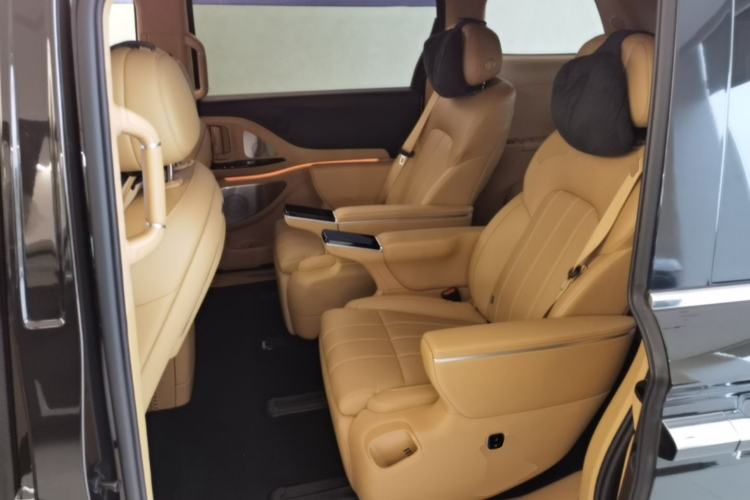 Used VOYAH Dream 2025 PHEV Four-Wheel Drive Prestige Qiankun Edition Left Rear Seat