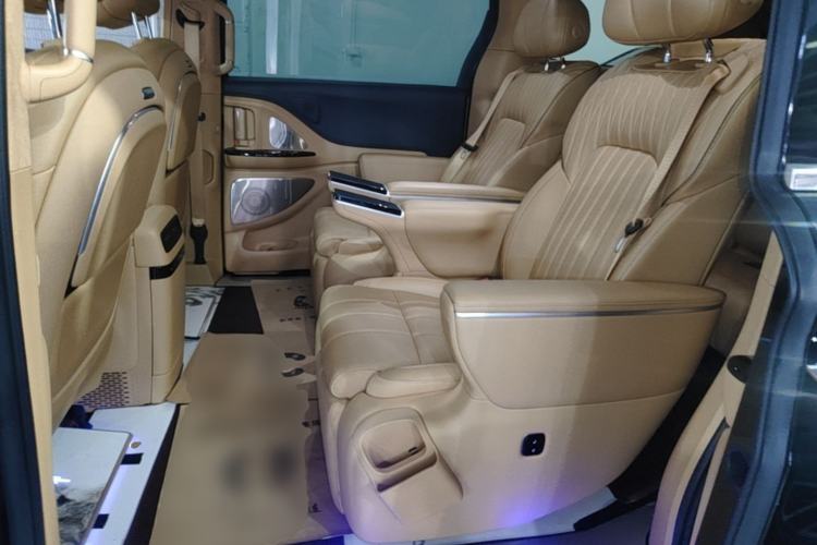 Used VOYAH Dream 2025 PHEV Four-Wheel-Drive Flagship Version – Qiankun Edition Left Rear Seat