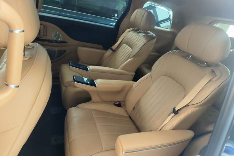 Used VOYAH Dream 2025 PHEV Four-Wheel-Drive Flagship Kunpeng Edition Left Rear Seat