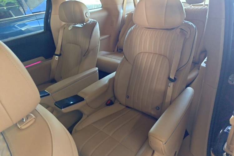 Used VOYAH Dream 2025 PHEV Four-Wheel-Drive Flagship Kunpeng Edition Left Rear Seat