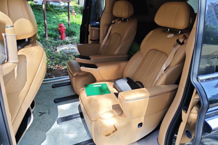 Used VOYAH Dream 2025 PHEV Four-Wheel Drive Excellence Kunpeng Edition Left Rear Seat