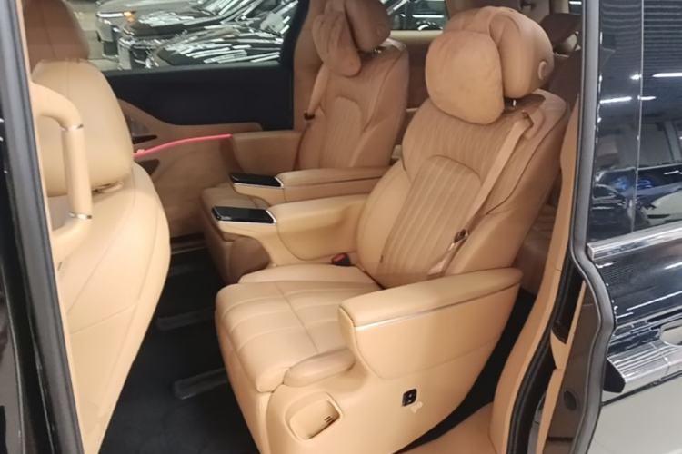 Used VOYAH Dream 2025 PHEV Four-Wheel-Drive Flagship Kunpeng Edition Left Rear Seat