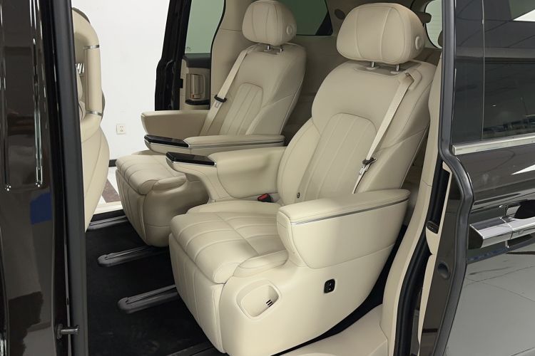 Used VOYAH Dream 2025 PHEV Four-Wheel Drive Prestige Kunpeng Edition Left Rear Seat