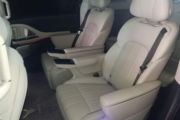 Used VOYAH Dream 2025 PHEV Four-Wheel Drive Prestige Kunpeng Edition Left Rear Seat