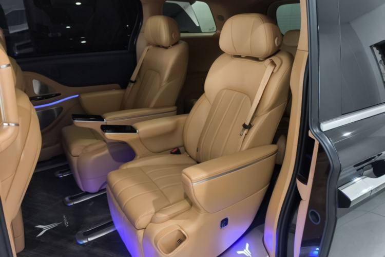 Used VOYAH Dream 2025 PHEV Four-Wheel Drive Prestige Kunpeng Edition Left Rear Seat