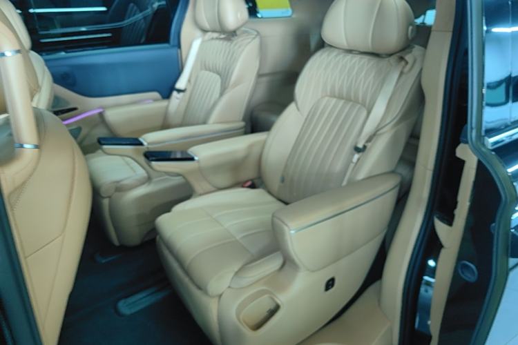Used VOYAH Dream 2025 PHEV Four-Wheel-Drive Flagship Kunpeng Edition Left Rear Seat