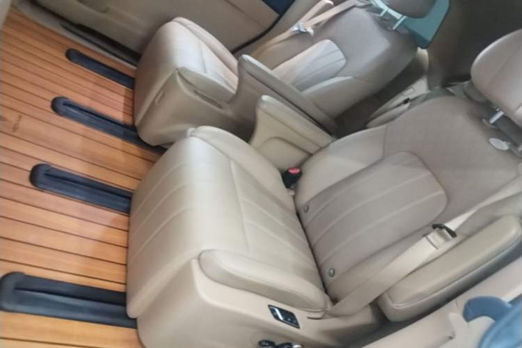 Used VOYAH Dream 2025 EV Long-range Century Edition Left Rear Seat