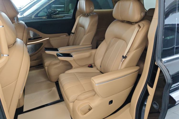 Used VOYAH Dream 2025 PHEV Four-Wheel Drive Prestige Qiankun Edition Left Rear Seat