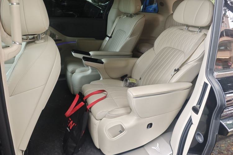 Used VOYAH Dream 2025 PHEV Four-Wheel-Drive Flagship Kunpeng Edition Left Rear Seat