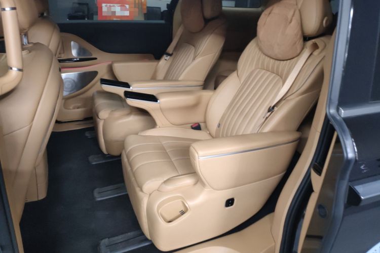 Used VOYAH Dream 2025 PHEV Four-Wheel-Drive Flagship Kunpeng Edition Left Rear Seat