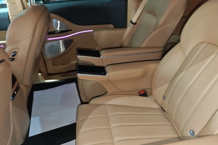 Used VOYAH Dream 2025 PHEV Four-Wheel Drive Prestige Kunpeng Edition Left Rear Seat